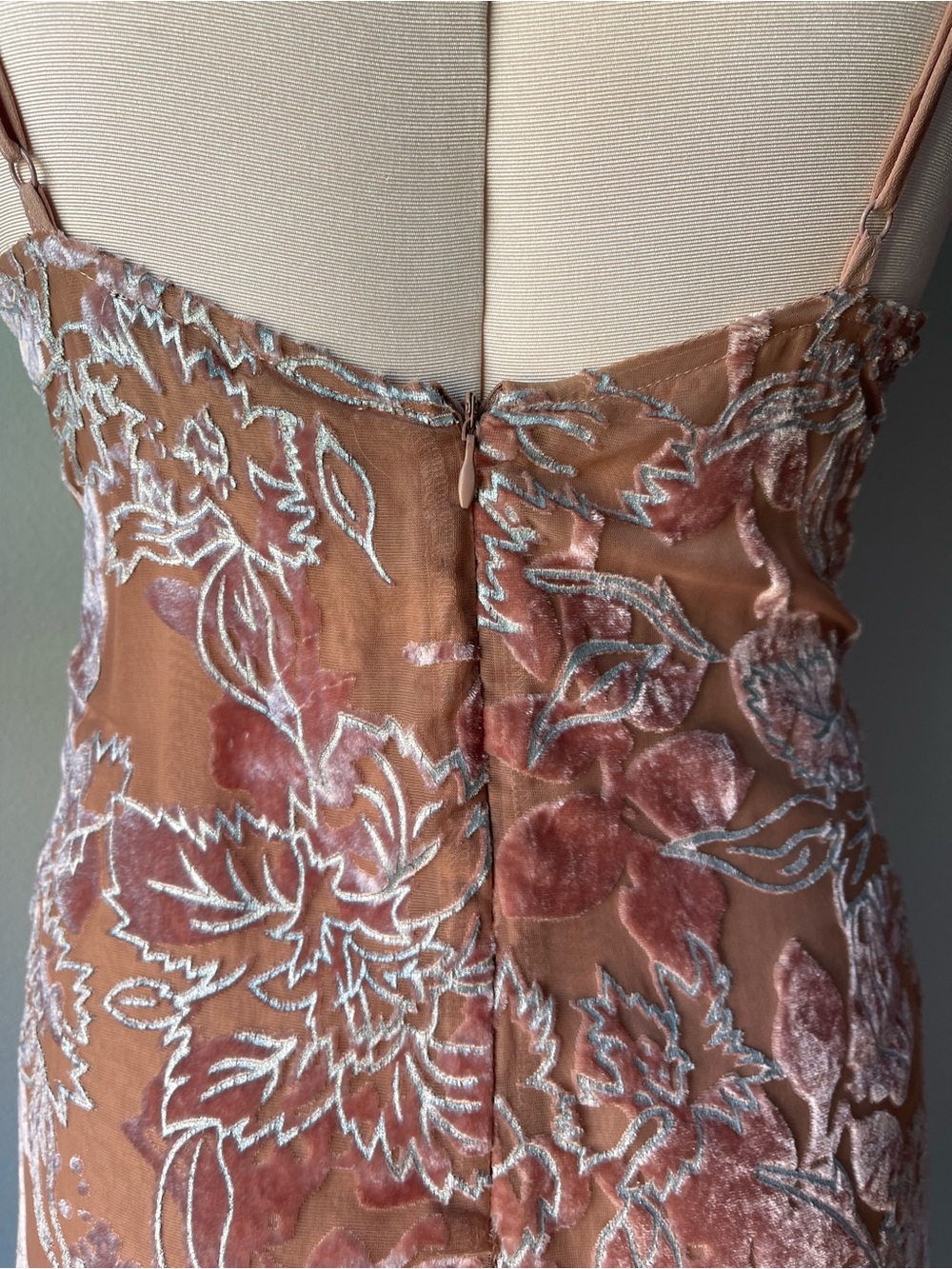 Lulu’s Katrin Mauve Velvet Burnout Floral Print MIDI Dress - Picture 11 of 15